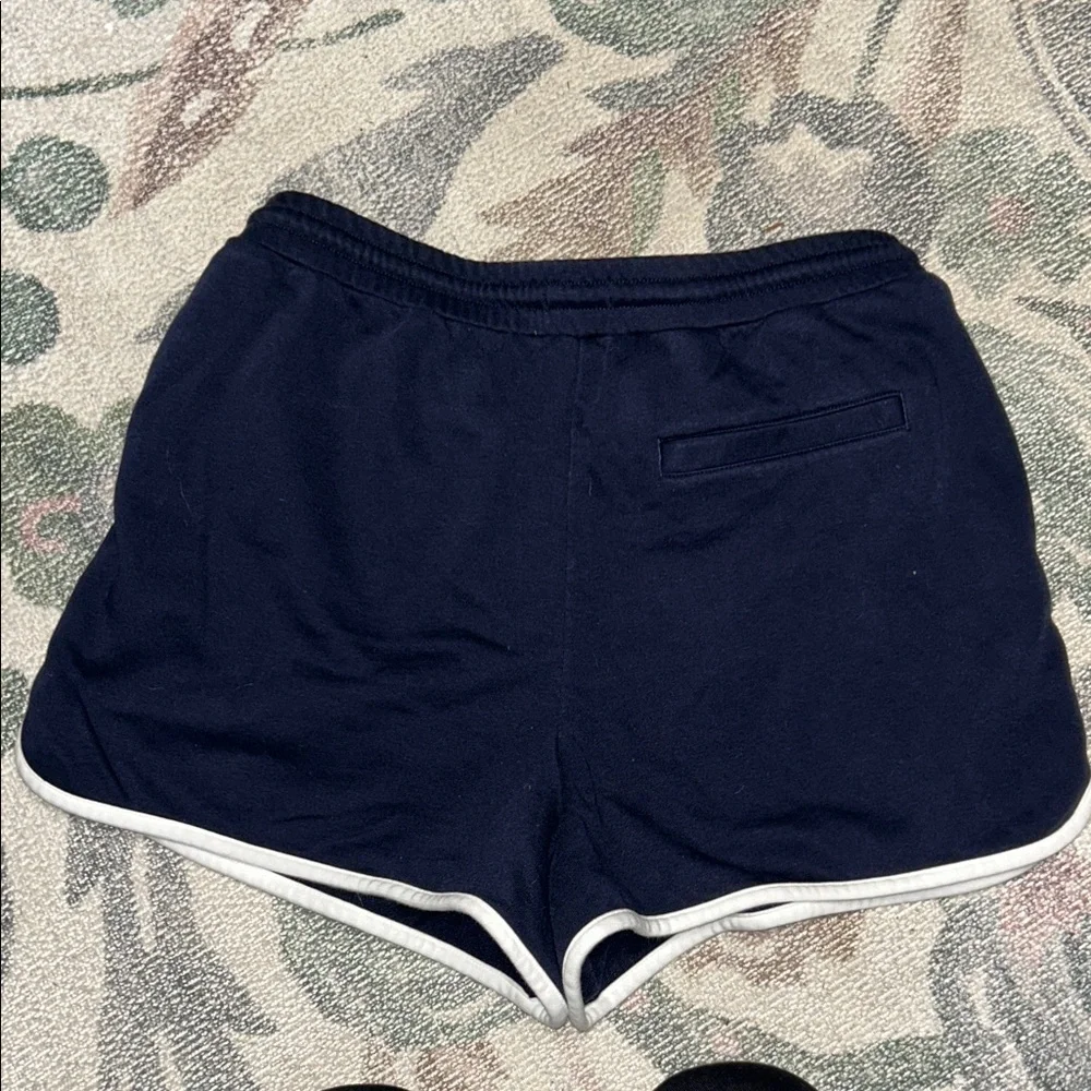 Express Shorts - Picture 5 of 6